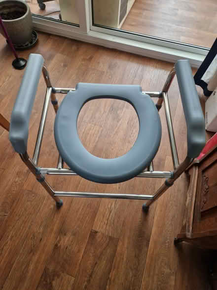 Photo of free Commode #2 (ME9) #1