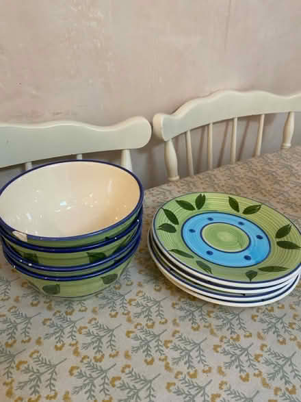 Photo of free 4x cereal bowls and side plates (Stalybridge SK15) #1