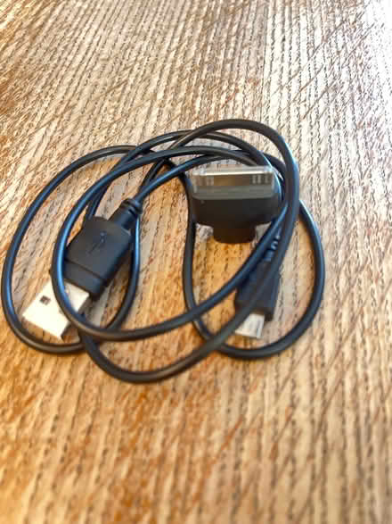 Photo of free 30 pin adapter and cable for iPhone 4 etc (North Laine BN1) #1