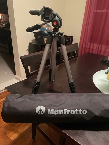 Photo of free Manfrotto video Tripod (Mount Vernon) #2
