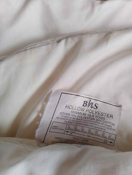 Photo of free 10.5 tog Super King Size Duvet (Belper DE56) #2