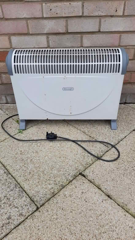 Photo of free Delonghi electric heater (1) (Stifford Clays RM16) #1