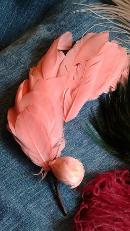 Photo of free 1950s fake flower hat decorations (OX25 Upper Heyford) #3