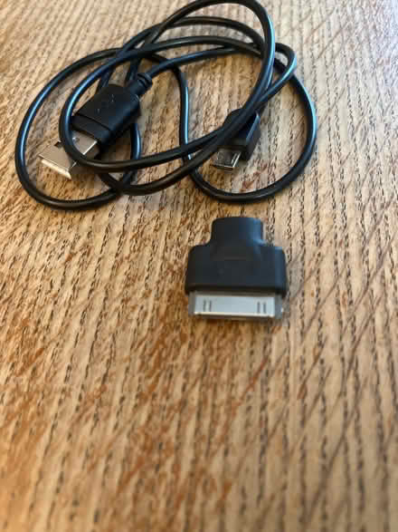 Photo of free 30 pin adapter and cable for iPhone 4 etc (North Laine BN1) #2