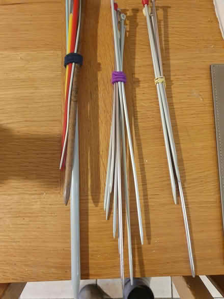 Photo of free Knitting needle bundles mostly size 9s and 8s (Tilehurst RG31) #1