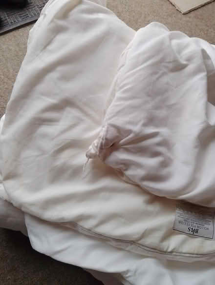 Photo of free 10.5 tog Super King Size Duvet (Belper DE56) #3
