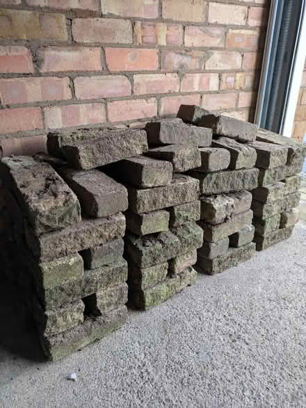 Photo of free Bricks (Cliff Hill CV34) #1