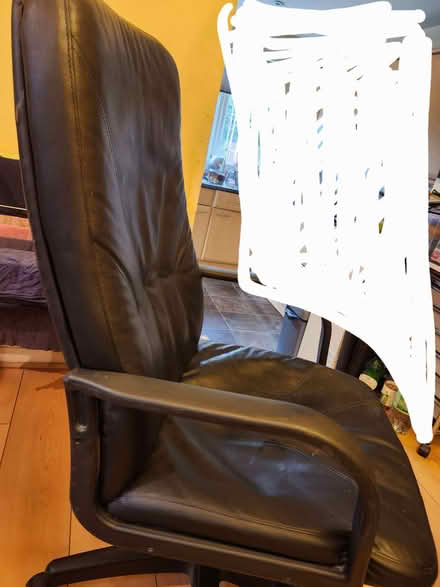 Photo of free Black computer/office chair (Beeston LS11) #4