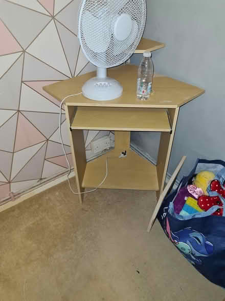 Photo of free Small corner desk (Orpington BR5) #2