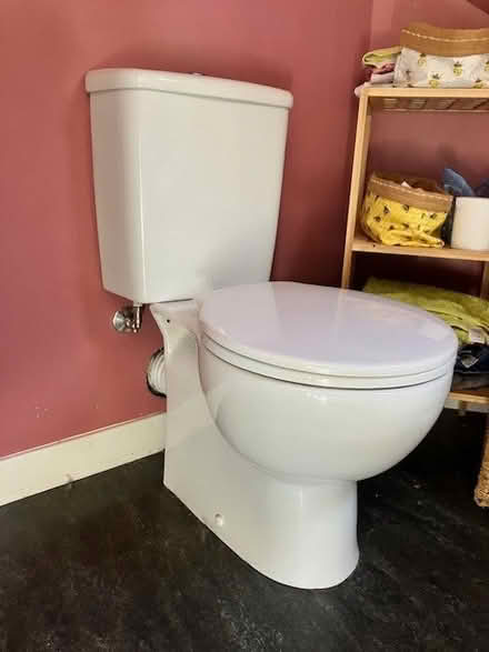 Photo of free Sink, unit, toilet (Corstorphine EH12) #3
