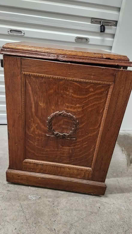 Photo of free Antique Sewing Machine (Birchmount and Danforth) #2