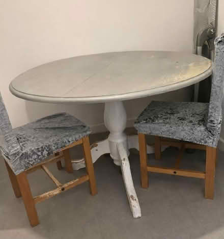 Photo of free Round table + 4 chairs ( not the grey covers on chairs ) (Telford and Wrekin TF2) #1