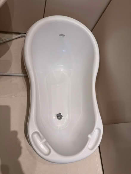 Photo of free Mamas & Papas baby bath (Granville square WC1X) #1