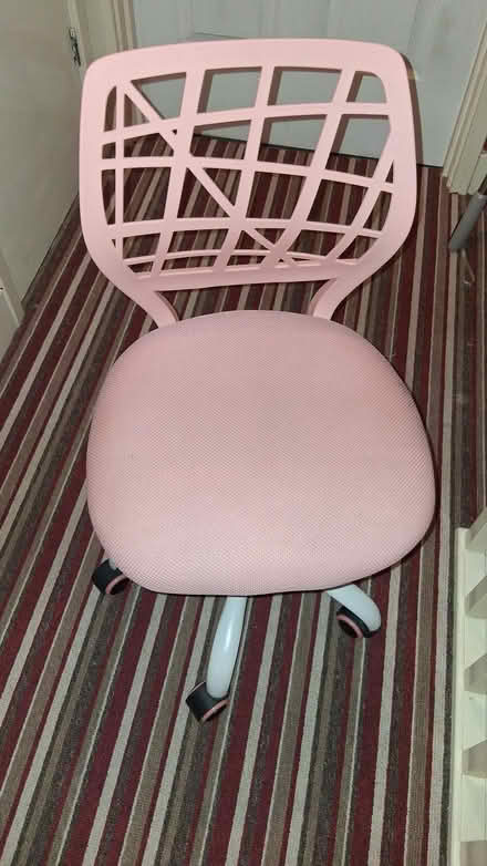 Photo of free Desk chair (Nursery Grove Gravesend) #1