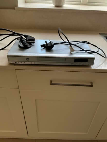 Photo of free DVD video player, Toshiba (Loughton IG10) #1