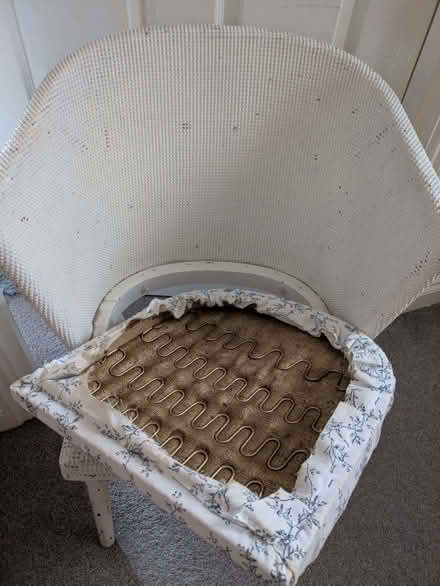 Photo of free Wicker chair and bedding box (Burneside LA9) #3