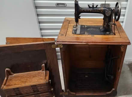 Photo of free Antique Sewing Machine (Birchmount and Danforth) #4