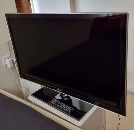 Photo of free Samsung 40" flat screen TV (Whitehill GU35) #2