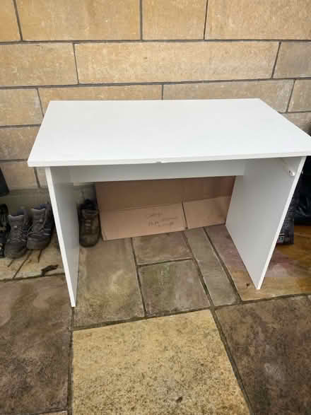 Photo of free White desk (Widcombe) #1
