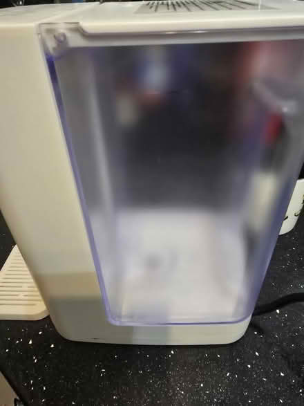 Photo of free Hot and cold water dispenser (Chester CH4) #2