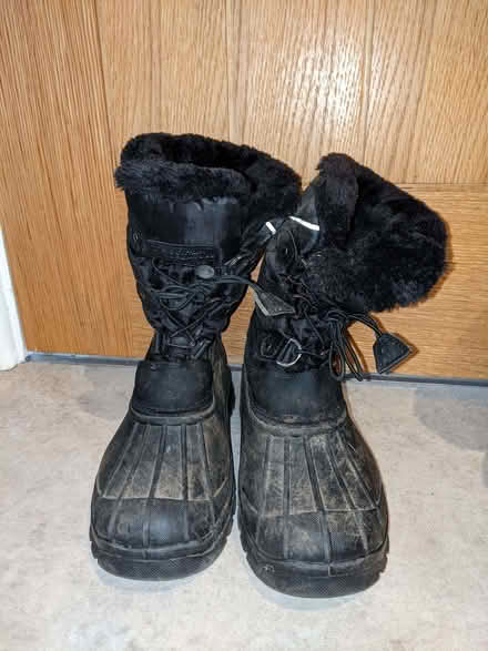 Photo of free Childrens snow boots (Kennington OX1) #1