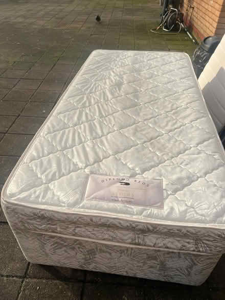 Photo of free Single bed with mattress (SE9) #3