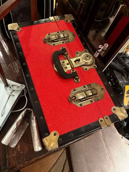 Photo of free small chest (Holland Park W11) #1