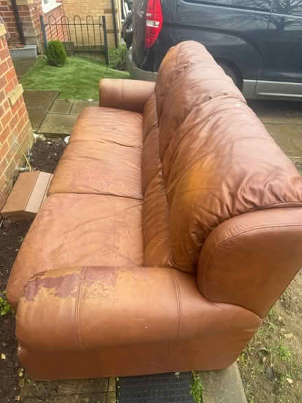 Photo of free Sofas (Barton OX3) #3