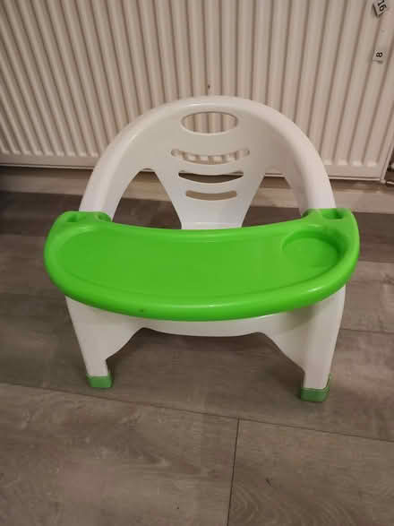 Photo of free Infant chair with removable tray (Middlewood S6) #1