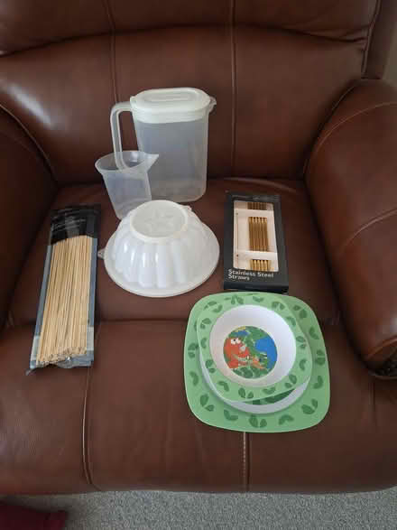 Photo of free Kitchen bits - marinade tray etc (Whitstable CT5) #4