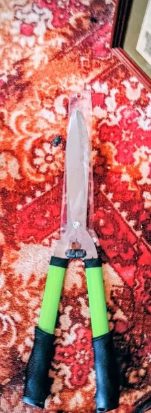 Photo of free garden shears new (Allington NG32) #1