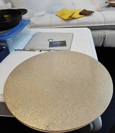 Photo of free 2x Placemats gold colour (Winchmore Hill N21) #2