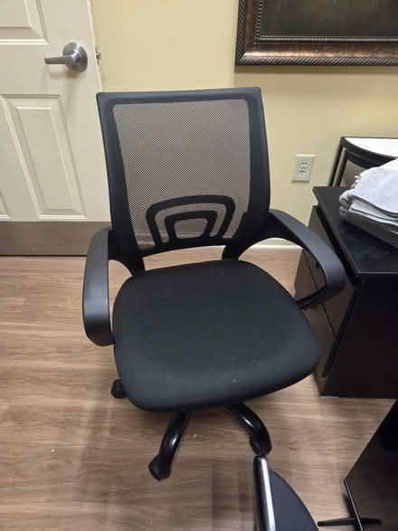 Photo of free Chair (Flemington) #1