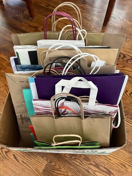 Photo of free Paper shopping bags (Kanata Lakes/Beaverbrook) #1