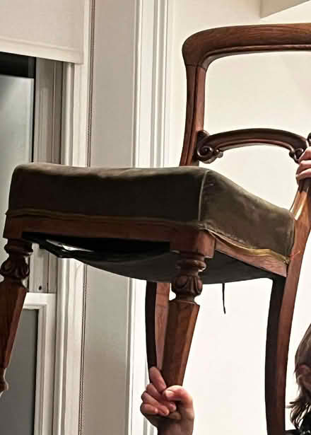 Photo of free single dining chair (Holland Park W11) #2