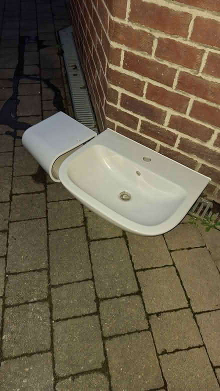Photo of free Floating sink (Great Moor SK2) #1