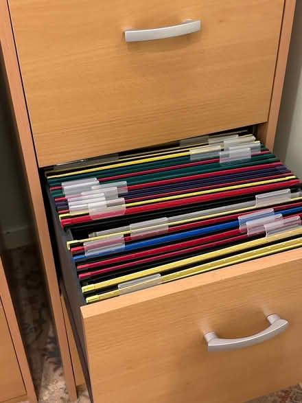 Photo of free Filing cabinet with suspension files (Townsend AL3) #2