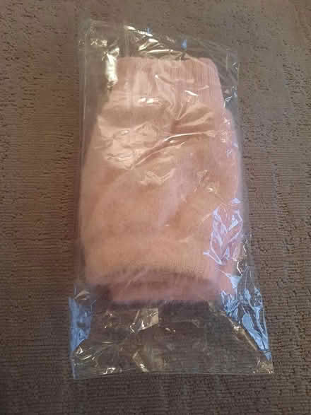 Photo of free New Pink Fingerless Mittens (Morden SM4) #1