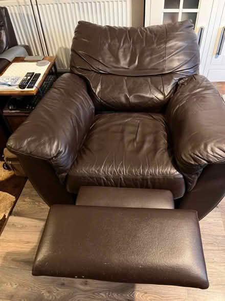 Photo of free leather electric recliner chair (LU2) #2