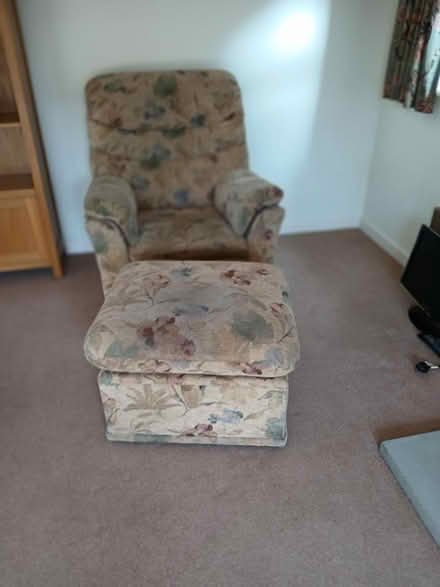 Photo of free Sofa, 2 armchairs and foot rest (Hereford, Belmont) #3