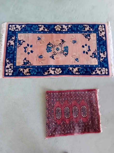 Photo of free Gorgeous patterned rug (Roffey RH13) #1