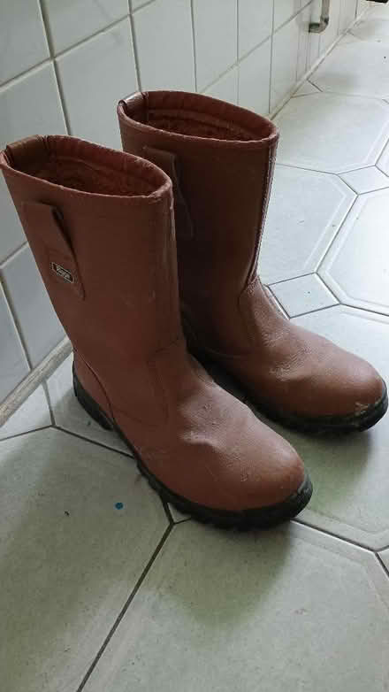 Photo of free Work boots (Rotherhithe SE16) #1
