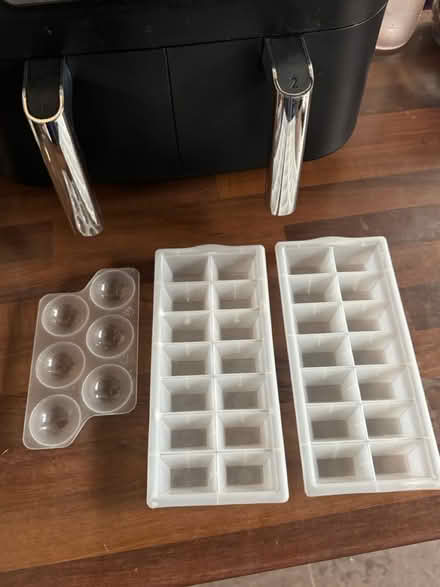 Photo of free Ice cube tray x2 & Egg tray (Woodside SE25) #2