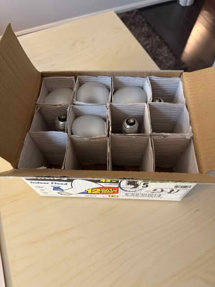 Photo of free Indoor flood lights (In Reston off of Lawyers Road) #2