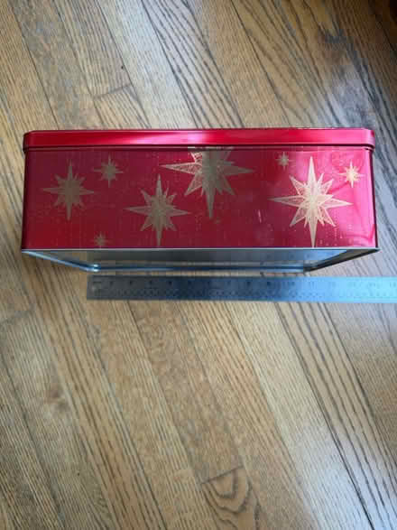 Photo of free ~8"x11"x4" Red+Star Metal Box (Darien - near 75th x Cass Ave.) #2