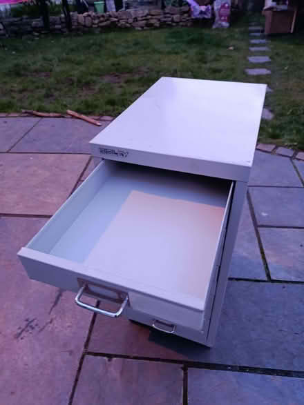 Photo of free Metal drawer unit (Sutton Courtenay OX14) #2