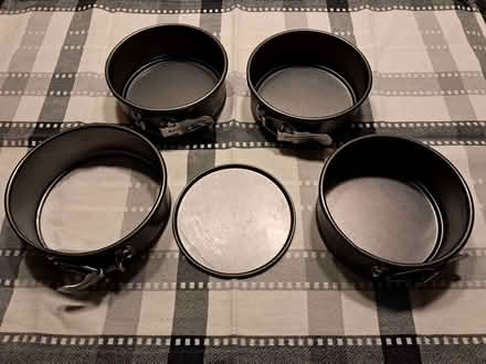 Photo of free Small non-stick cake tins (Didcot OX11) #1