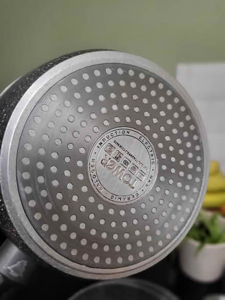 Photo of free 3 x Tower pots (Kenley CR8) #2