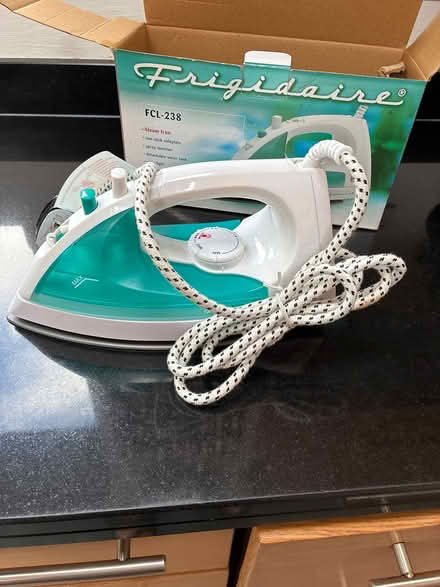 Photo of free New steam iron (HP1) #2