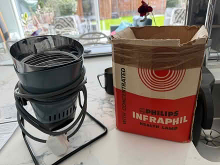 Photo of free Heat lamp (Cockfosters EN4) #1